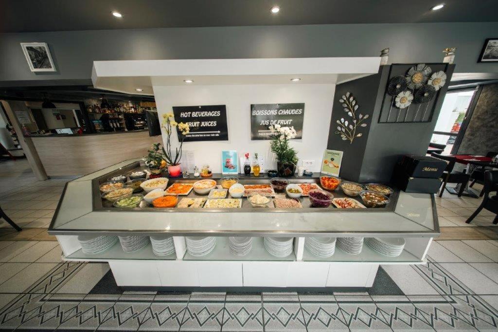 Brit Hotel La Bonne Etape Эврё Экстерьер фото